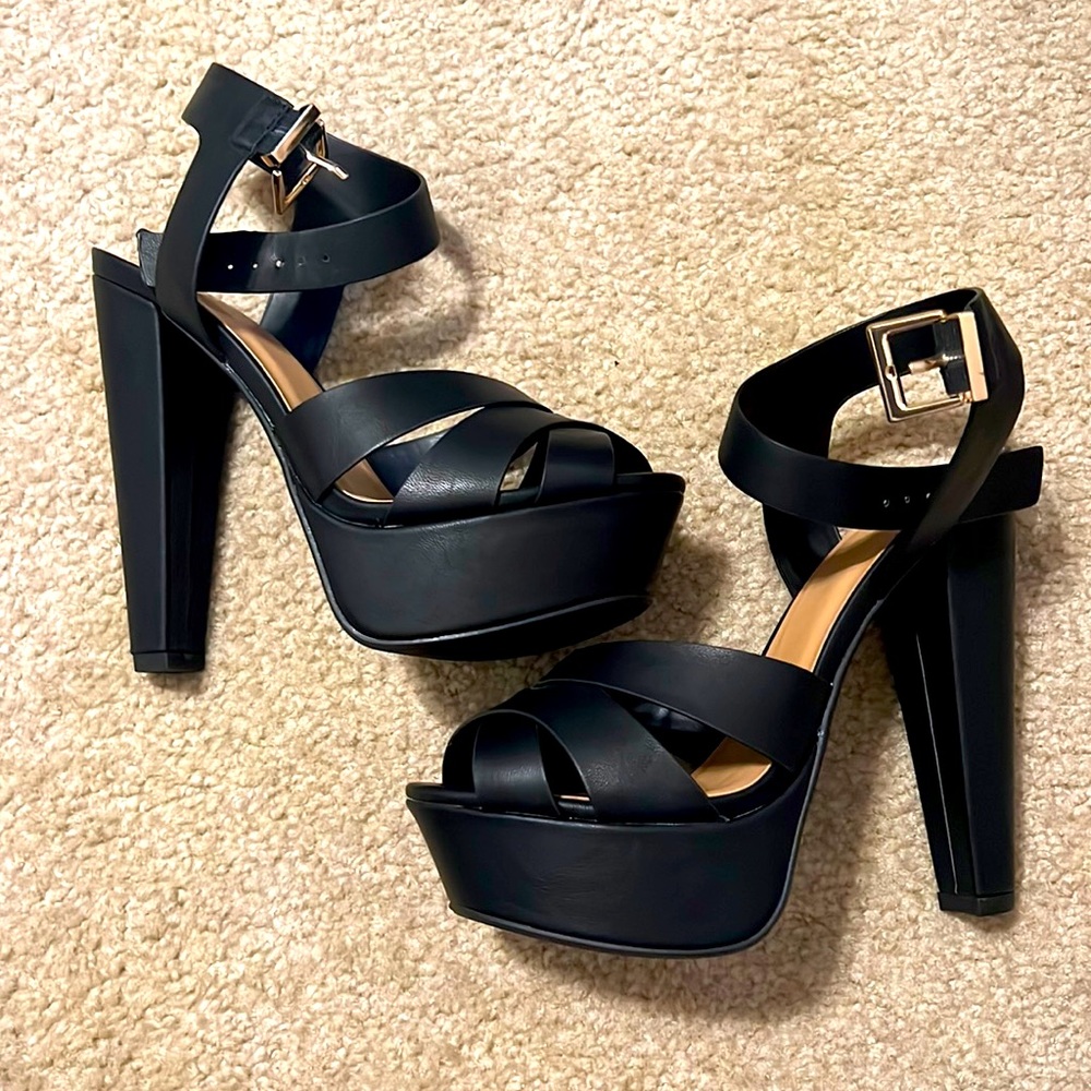 New Dollhouse Platform Sandals